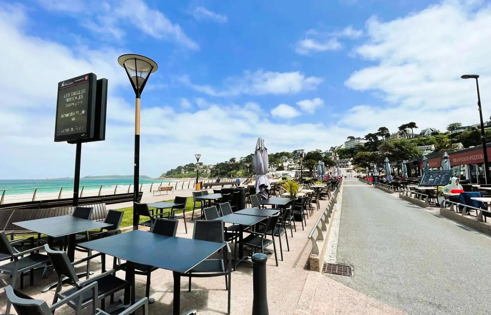 Residence Le Casino - Appartement Devant La Plage Vue Mer Parking Prive Mae-6404 Perros-Guirec 0*,  Frankrike